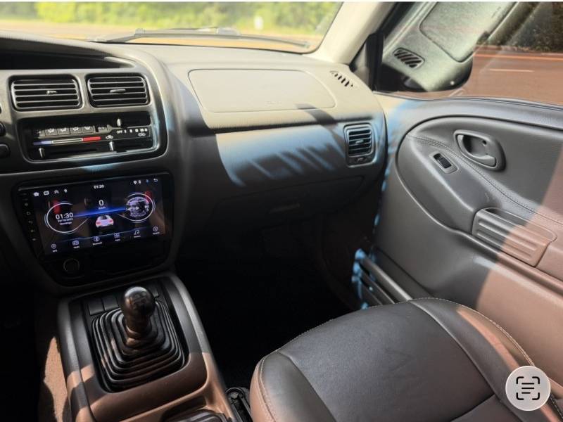 CHEVROLET - TRACKER - 2008/2009 - Prata - R$ 55.000,00