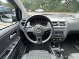 VOLKSWAGEN - FOX - 2014/2015 - Prata - R$ 48.900,00