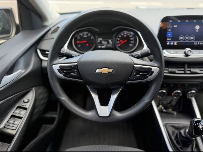 CHEVROLET - ONIX - 2024/2025 - Preta - R$ 86.500,00