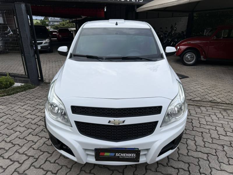 CHEVROLET - MONTANA - 2011/2012 - Branca - R$ 41.000,00