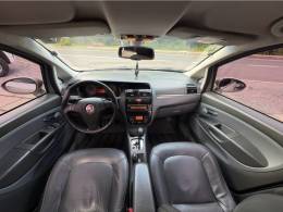 FIAT - LINEA - 2010/2011 - Bege - R$ 29.900,00