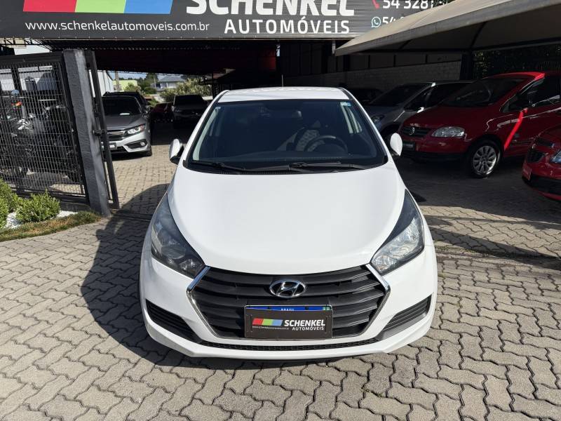 HYUNDAI - HB20 - 2015/2016 - Branca - R$ 60.900,00