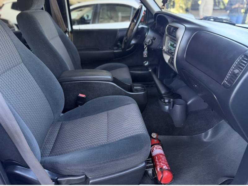 FORD - RANGER - 2010/2011 - Prata - R$ 65.000,00