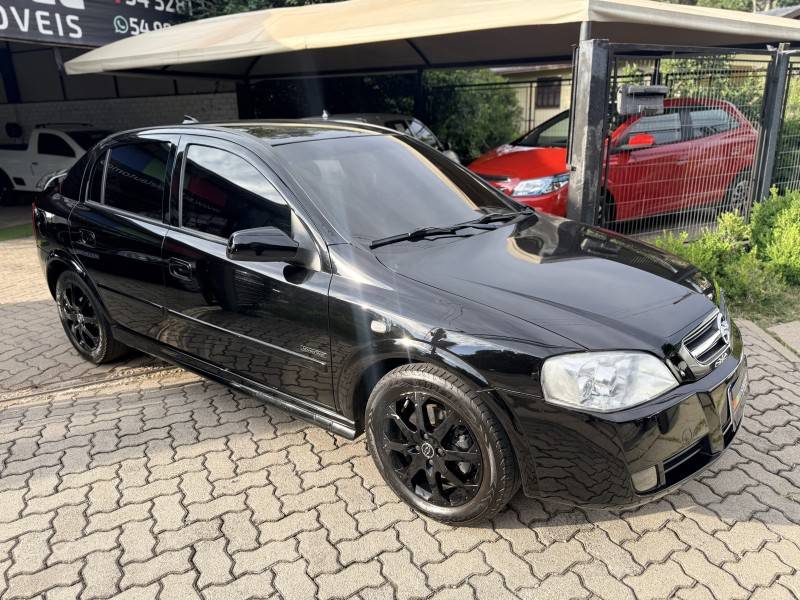 CHEVROLET - ASTRA - 2008/2009 - Preta - R$ 37.900,00