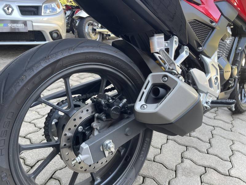 HONDA - CB 300F TWISTER - 2023/2023 - Vermelha - R$ 27.900,00