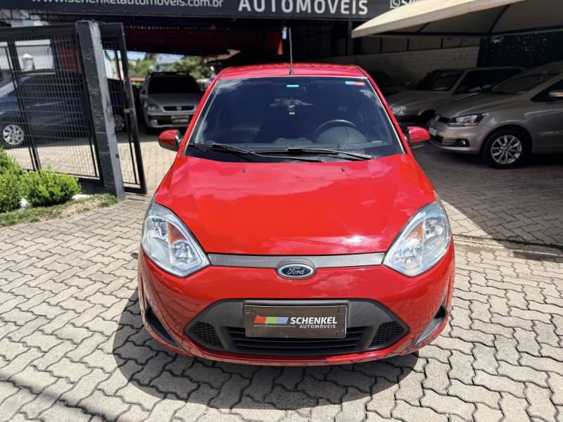 FORD - FIESTA - 2012/2013 - Vermelha - R$ 37.000,00