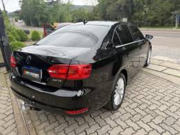 VOLKSWAGEN - JETTA - 2010/2011 - Preta - R$ 63.900,00