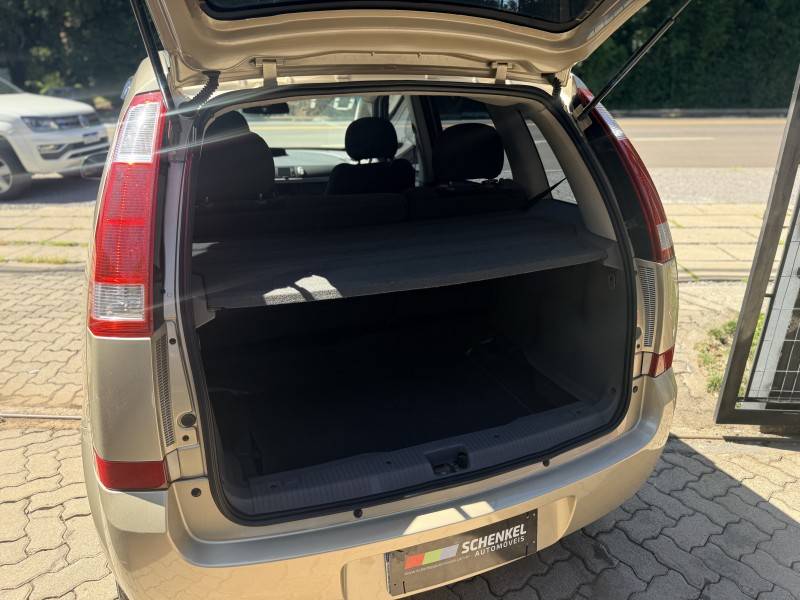 CHEVROLET - MERIVA - 2006/2007 - Bege - R$ 35.000,00