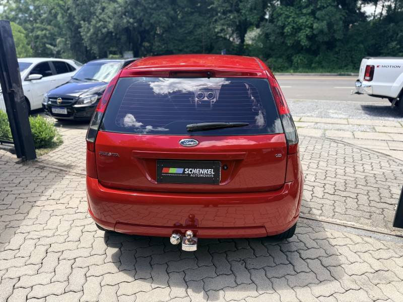 FORD - FIESTA - 2012/2013 - Vermelha - R$ 37.000,00