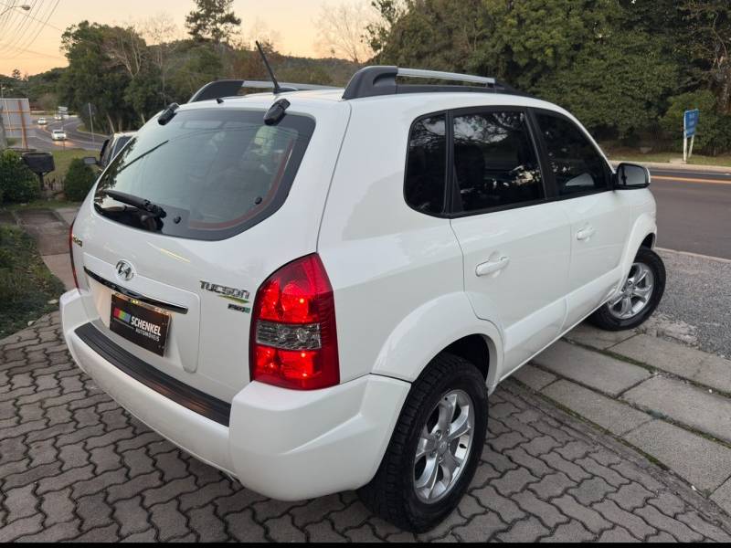 HYUNDAI - TUCSON - 2016/2017 - Branca - R$ 69.800,00