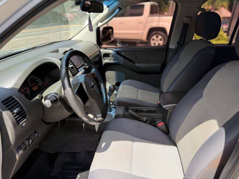 NISSAN - FRONTIER - 2011/2012 - Prata - R$ 87.000,00