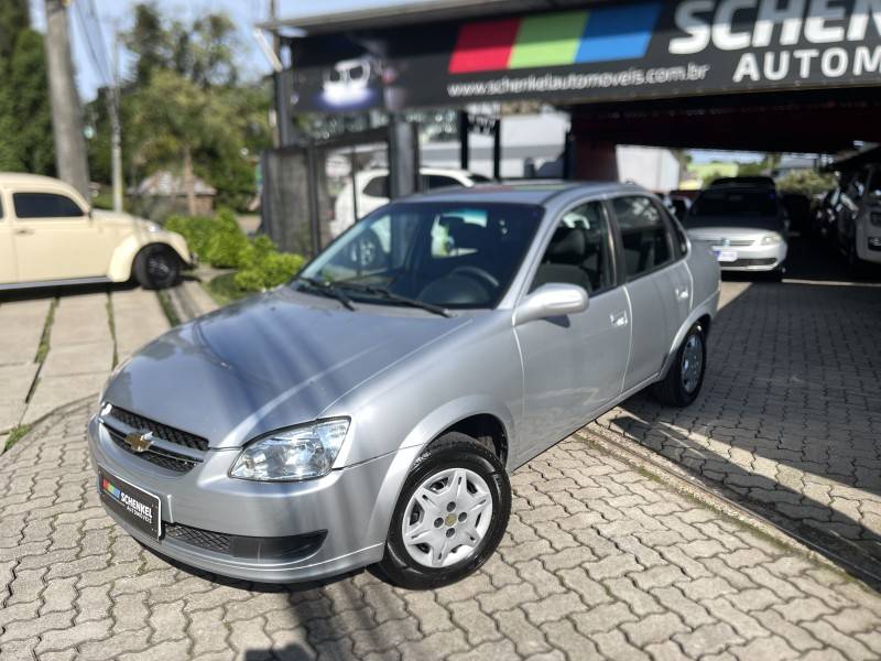 CHEVROLET - CLASSIC - 2014/2015 - Prata - R$ 35.000,00