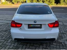 BMW - 318I - 2011/2012 - Branca - R$ 66.000,00