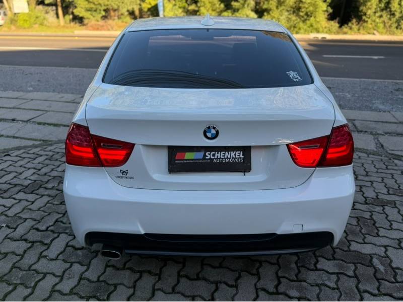 BMW - 318I - 2011/2012 - Branca - R$ 66.000,00