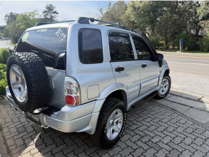 CHEVROLET - TRACKER - 2008/2009 - Prata - R$ 55.000,00