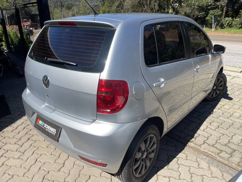 VOLKSWAGEN - FOX - 2013/2014 - Prata - R$ 45.900,00