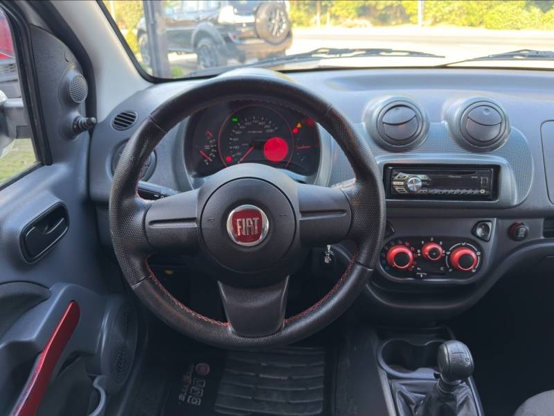 FIAT - UNO - 2012/2013 - Branca - R$ 43.900,00