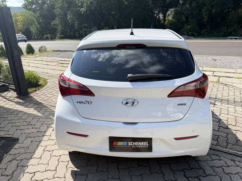 HYUNDAI - HB20 - 2013/2014 - Branca - R$ 43.900,00