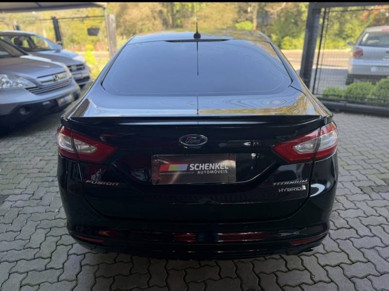 FORD - FUSION - 2016/2016 - Preta - R$ 88.000,00