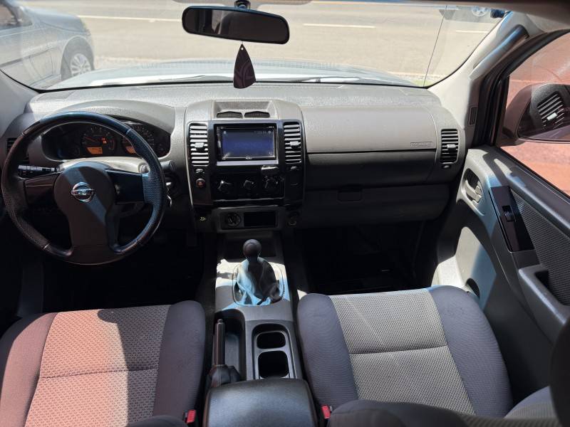 NISSAN - FRONTIER - 2011/2012 - Prata - R$ 87.000,00