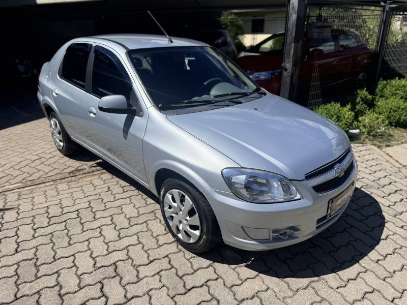 CHEVROLET - PRISMA - 2012/2012 - Prata - R$ 32.500,00