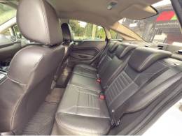 FORD - FIESTA - 2013/2014 - Branca - R$ 45.000,00