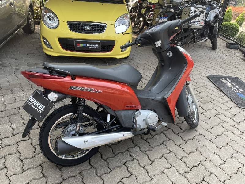 HONDA - BIZ 125 - 2013/2013 - Vermelha - R$ 10.900,00