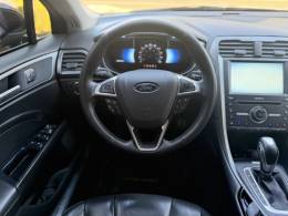 FORD - FUSION - 2016/2016 - Preta - R$ 88.000,00