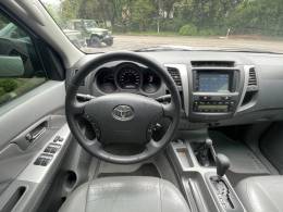 TOYOTA - HILUX - 2010/2010 - Prata - R$ 120.000,00