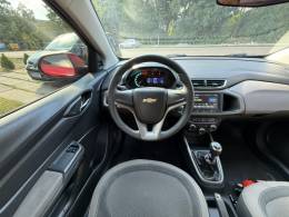 CHEVROLET - PRISMA - 2013/2014 - Vermelha - R$ 49.900,00