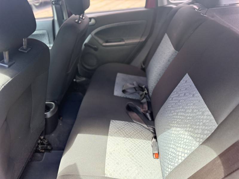 FORD - FIESTA - 2012/2013 - Vermelha - R$ 37.000,00