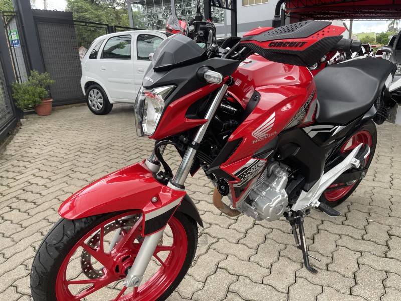 HONDA - CB 250F TWISTER - 2021/2021 - Vermelha - R$ 20.000,00