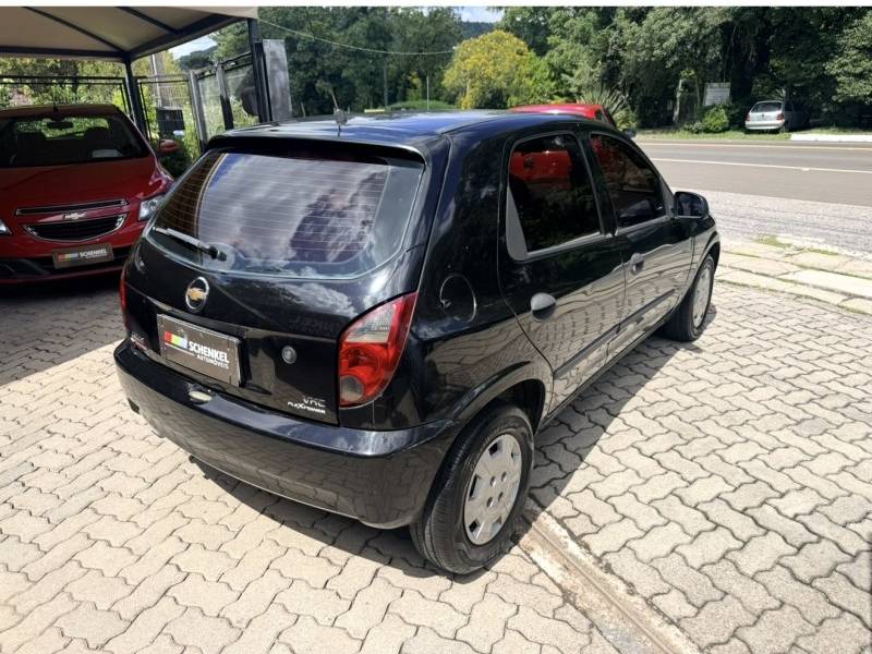 CHEVROLET - CELTA - 2008/2009 - Preta - R$ 24.900,00