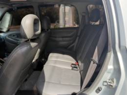 CHEVROLET - TRACKER - 2008/2009 - Prata - R$ 55.000,00