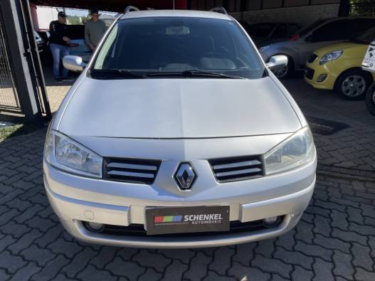 RENAULT - MÉGANE - 2011/2012 - Prata - R$ 36.900,00