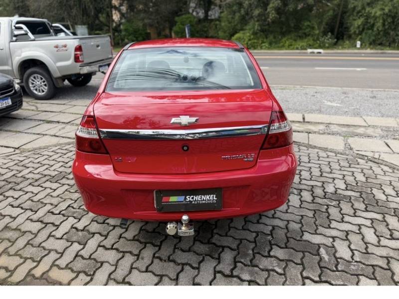 CHEVROLET - PRISMA - 2011/2012 - Vermelha - R$ 34.990,00